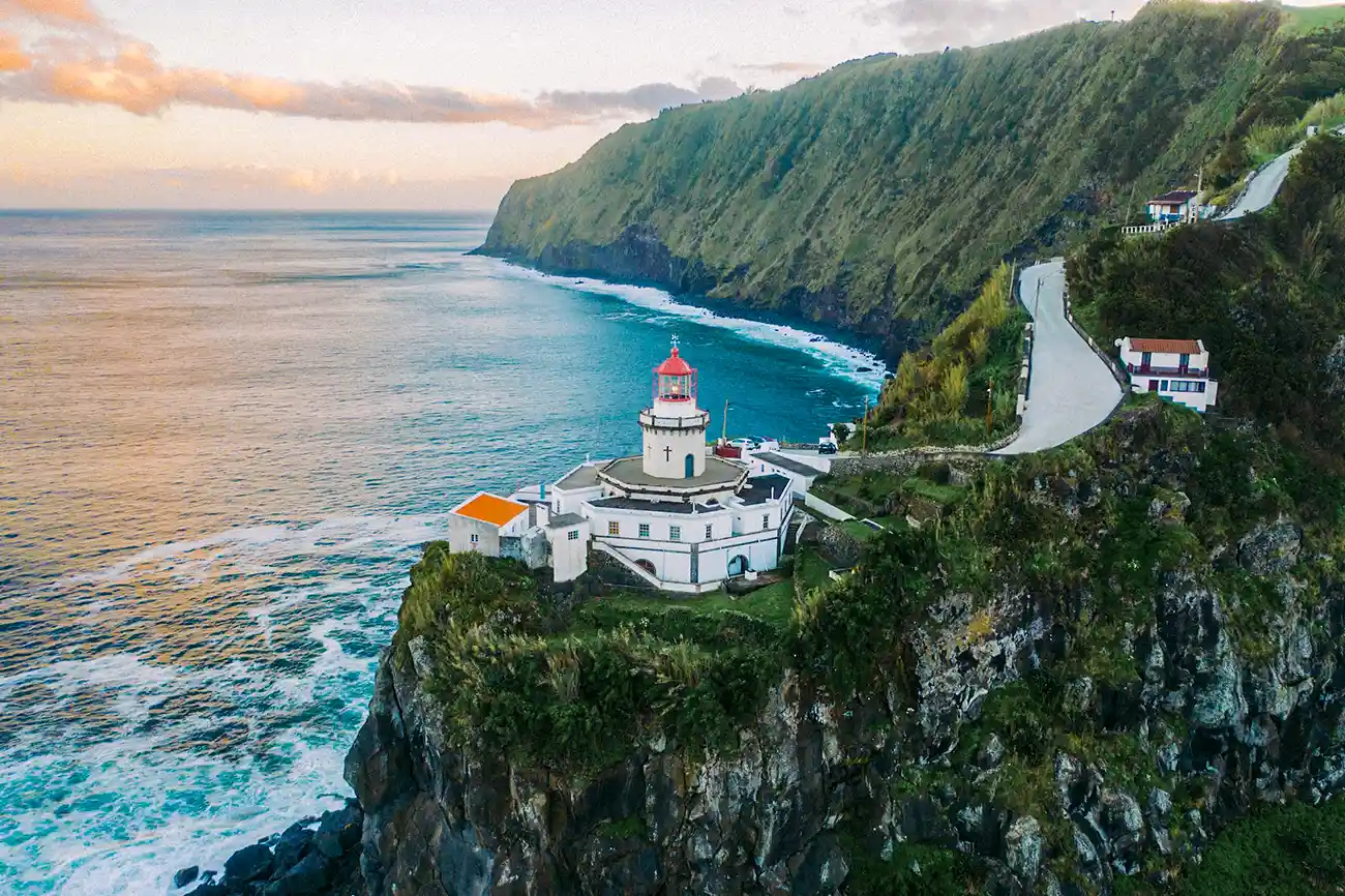 Faro de Arnel - Extremo Noreste - Isla de São Miguel. Faro de Arnel